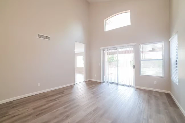 3929 E Wescott Dr Phoenix, AZ 85050 photo 4