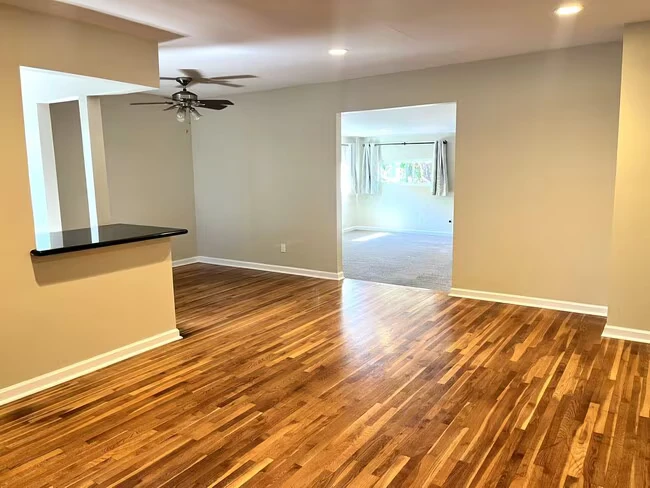 5657 Barclay Ave San Diego, CA 92120 photo 2