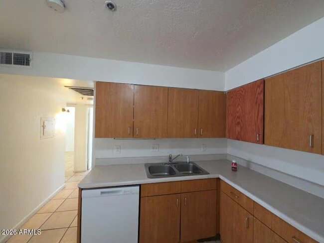 4829 N 37th Ave Phoenix, AZ 85019 photo 5