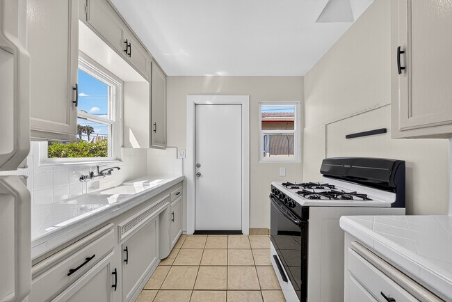 3628 Highland Ave