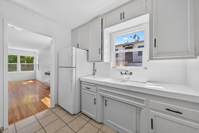 3628 Highland Ave photo 3