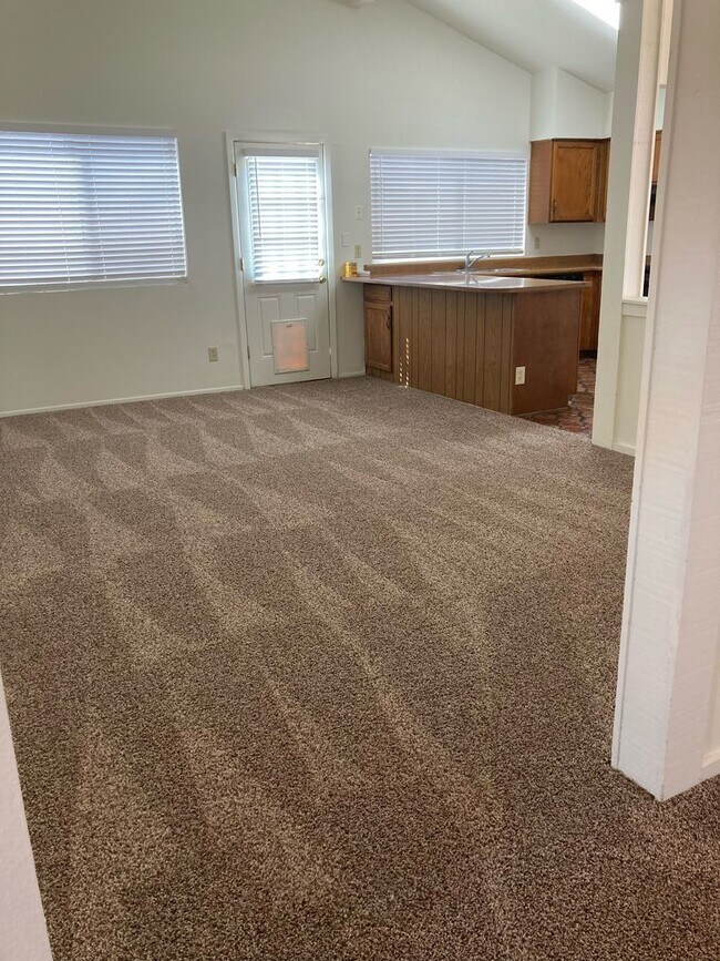 3218 N Woodburne Dr Chandler, AZ 85224 photo 4