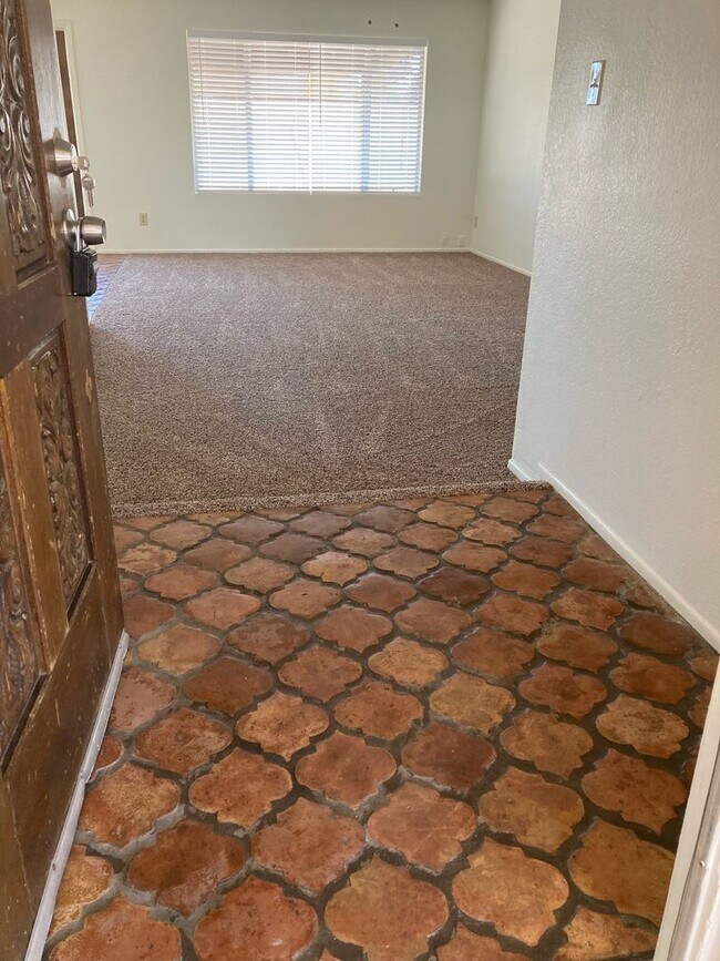 3218 N Woodburne Dr Chandler, AZ 85224 photo 3