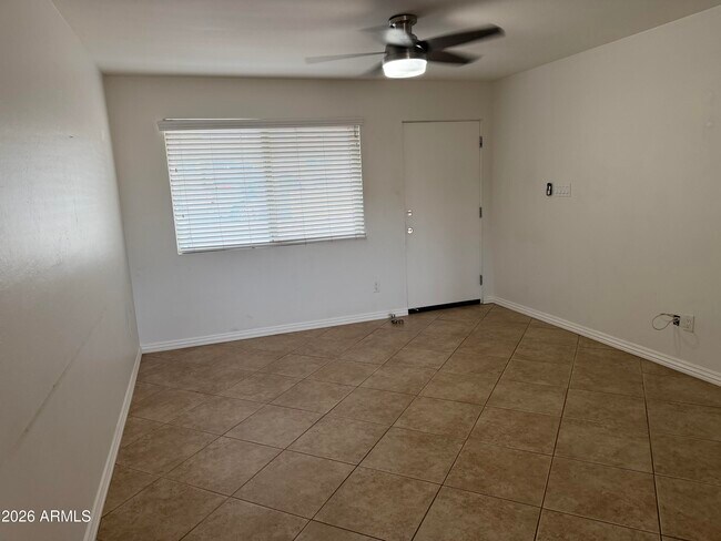 1207 E Christy Dr Phoenix, AZ 85020 photo 4