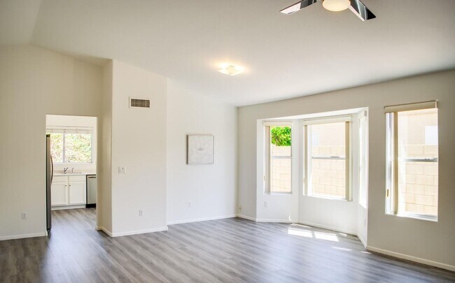 Coming Soon! Adorable 3Bed 2 Full Bath, Home In N. Phoenix photo 3