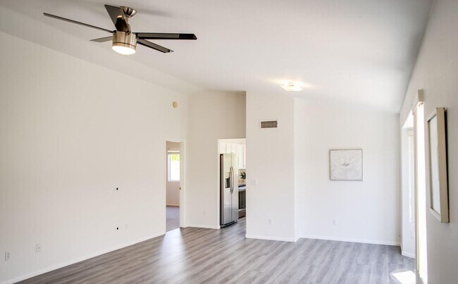 Coming Soon! Adorable 3Bed 2 Full Bath, Home In N. Phoenix photo 5