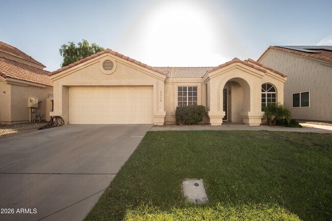 1118 S Surfside Dr photo 2