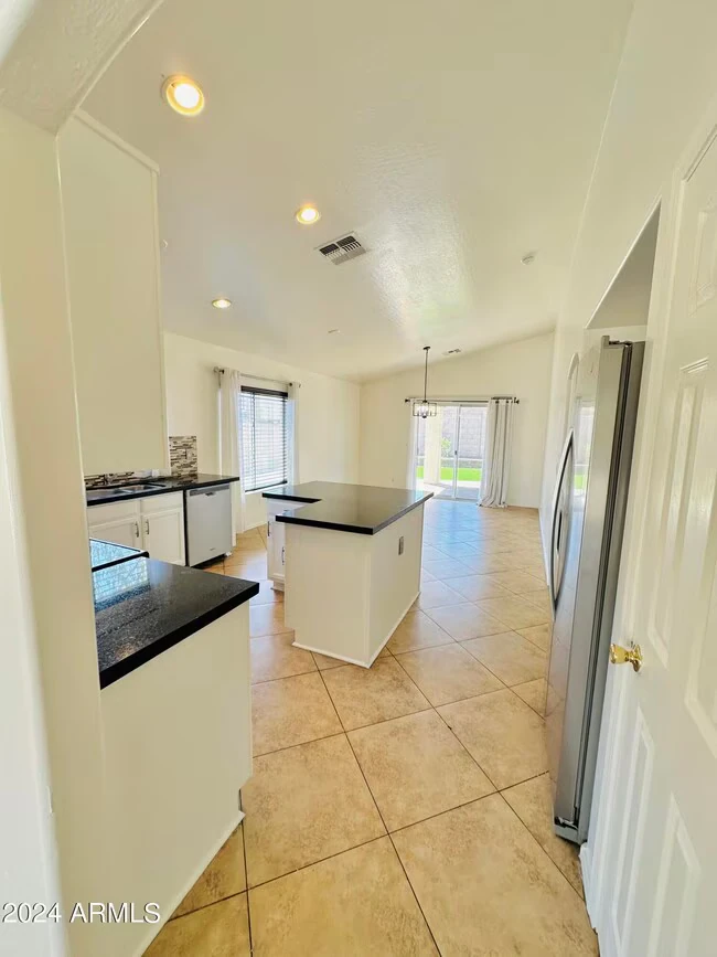 192 N 222nd Dr Buckeye, AZ 85326 photo 4