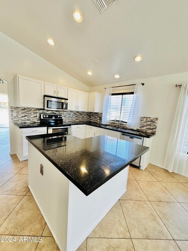 192 N 222nd Dr Buckeye, AZ 85326 photo 5