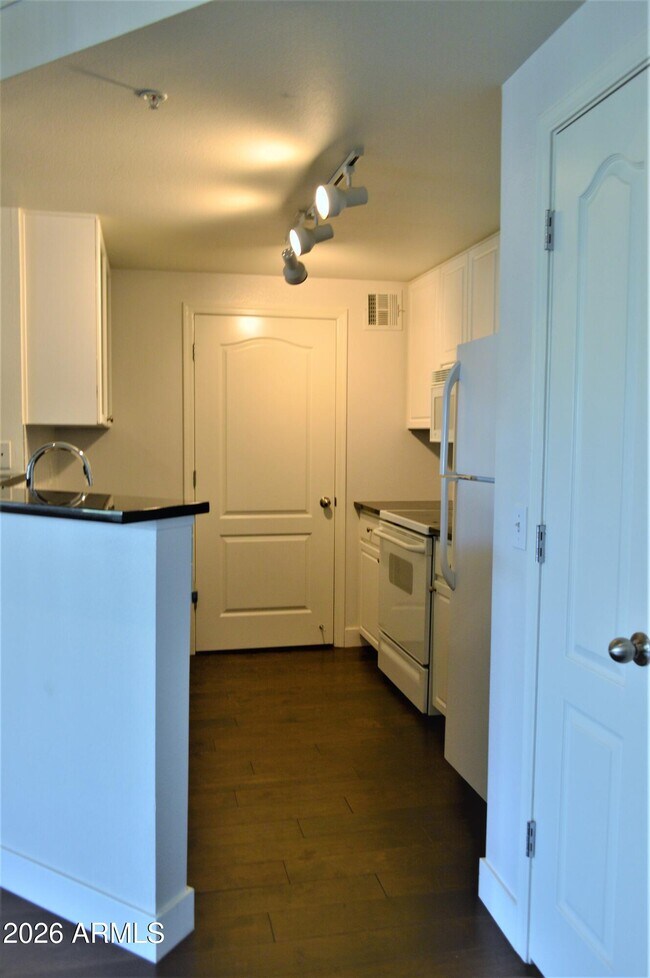 1701 E Colter St Phoenix, AZ 85016 photo 4