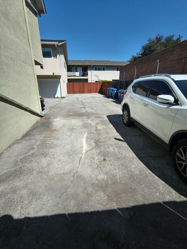 22274 N 6th St Castro Valley, CA 94546 photo 2