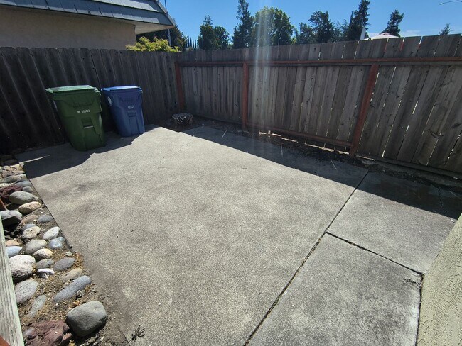 22274 N 6th St Castro Valley, CA 94546 photo 3