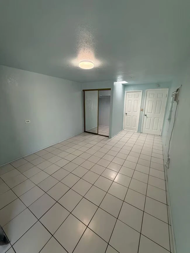 5977 Dwight St San Diego, CA 92105 photo 3