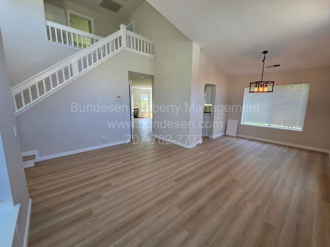 Beautifully Updated 3bd/2.5 Bath, East Petaluma~ 1736 Burgundy Court photo 5