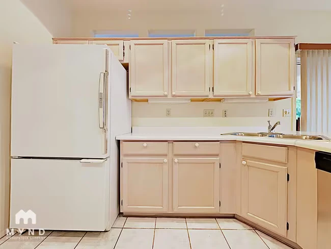 16181 W Heritage Dr Sun City West, AZ 85375 photo 4