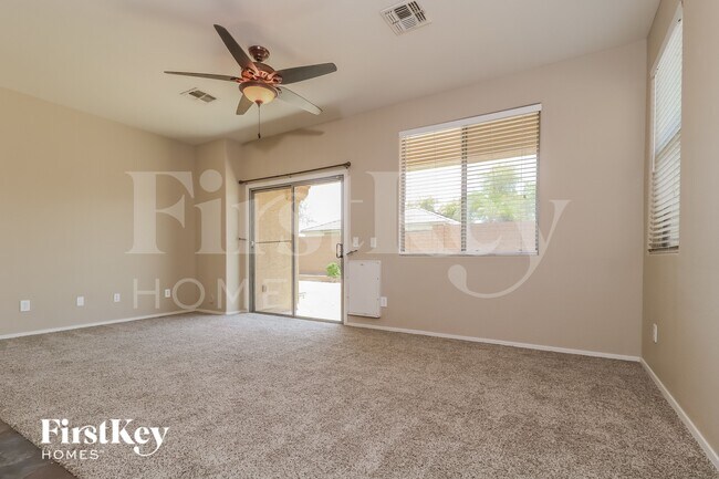 15427 W Canterbury Dr Surprise, AZ 85379 photo 4