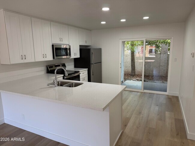 510 W University Dr Tempe, AZ 85281