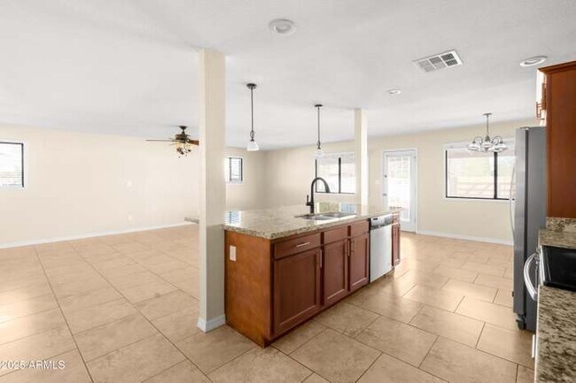 2715 S Rita Ln Tempe, AZ 85282 photo 4