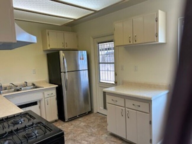 3105 Guilitoy Ave San Diego, CA 92117 photo 5