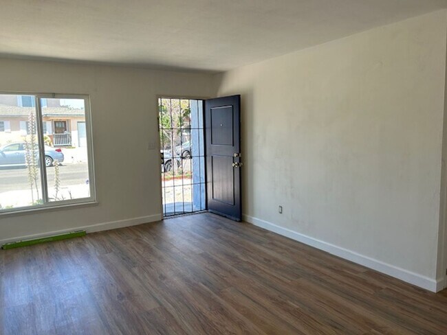 3105 Guilitoy Ave San Diego, CA 92117 photo 4
