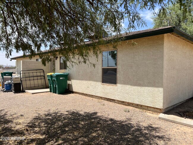 4015 N Estrella Rd