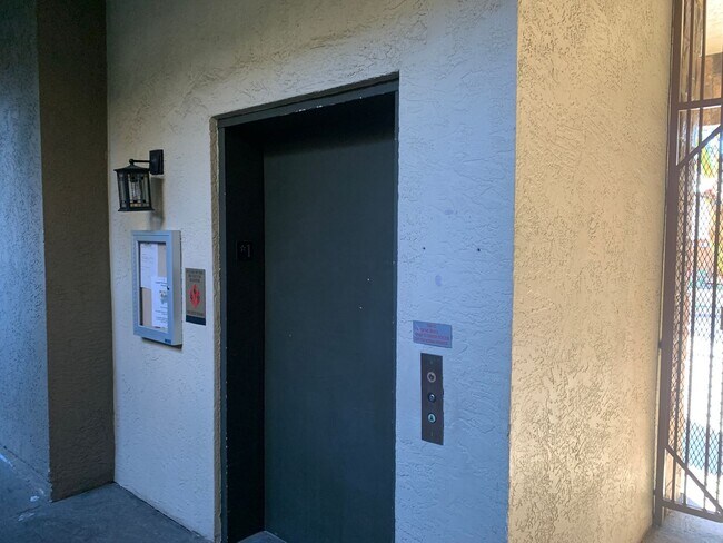 4521 55th St San Diego, CA 92115 photo 4
