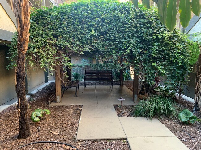 4521 55th St San Diego, CA 92115 photo 2