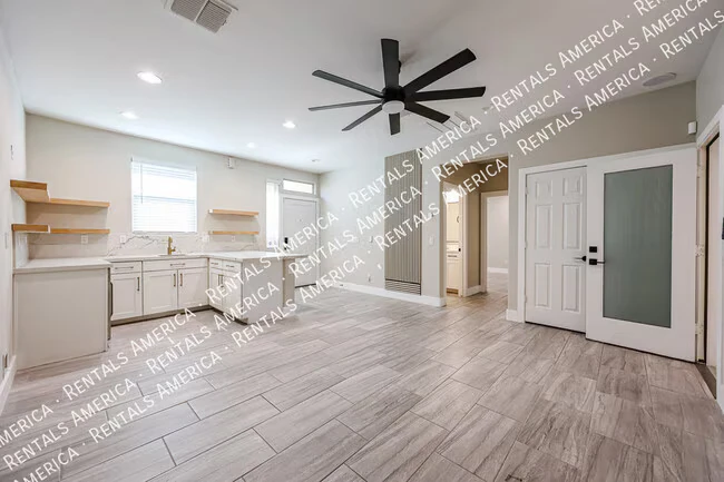 7855 W Rock Springs Dr Peoria, AZ 85383 photo 4