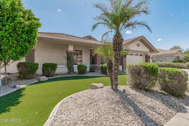 1687 E Carob Dr Chandler, AZ 85286 photo 3