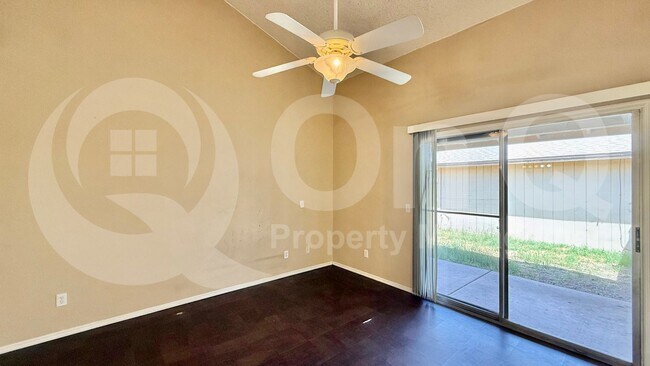 11014 N 81st Ave Peoria, AZ 85345 photo 4