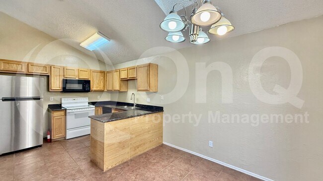 11014 N 81st Ave Peoria, AZ 85345 photo 5