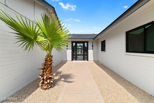 10010 N 29th St Phoenix, AZ 85028 photo 4