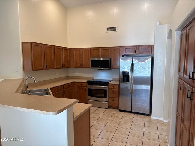9630 W Reno View Dr Peoria, AZ 85345 photo 5