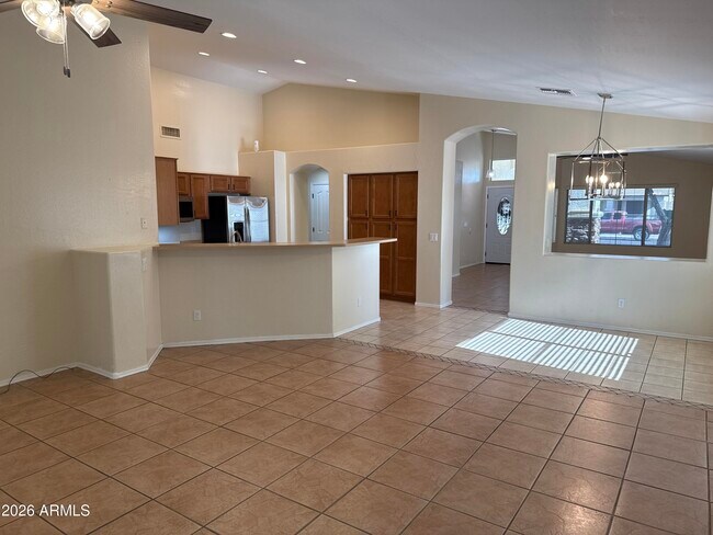 9630 W Reno View Dr Peoria, AZ 85345 photo 3
