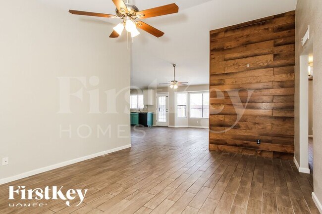 4237 W Grovers Ave Glendale, AZ 85308 photo 4
