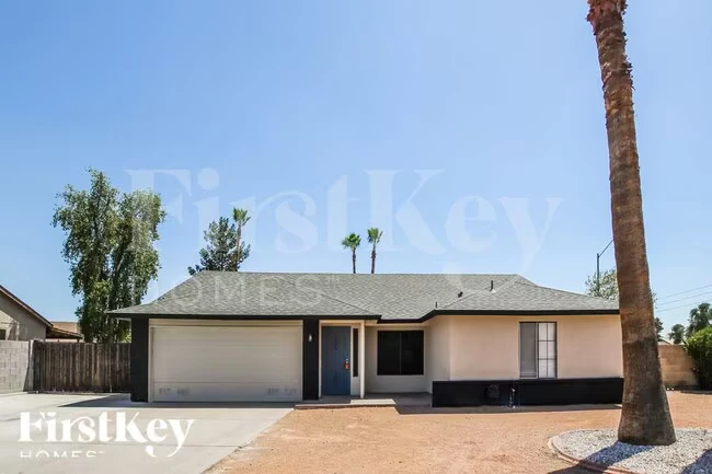 4237 W Grovers Ave Glendale, AZ 85308 photo 2