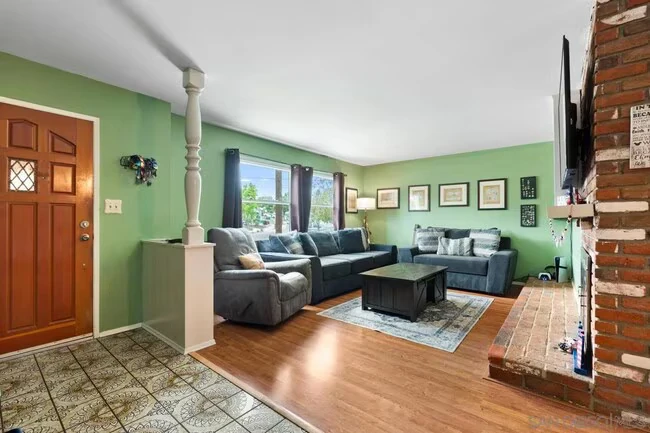 107 Thrasher Wy La Mesa, CA 92020