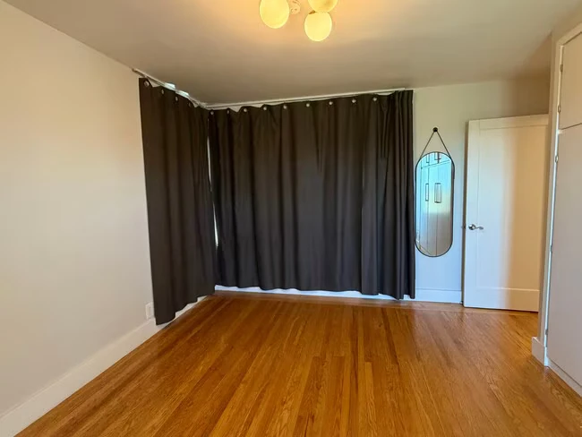 2574 Oliver Ave Oakland, CA 94605 photo 4