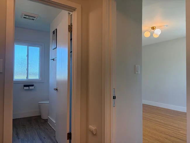 2574 Oliver Ave Oakland, CA 94605 photo 5