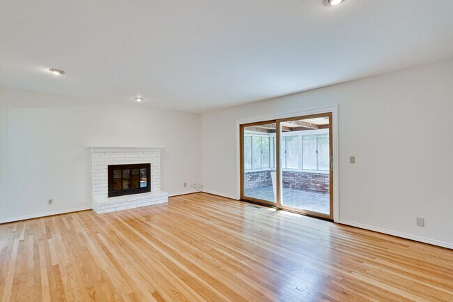 1572 Tobias Dr San Jose, CA 95118 photo 3