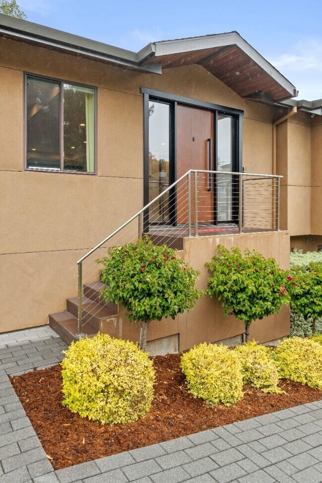 1002 Crestview Dr Millbrae, CA 94030 photo 3