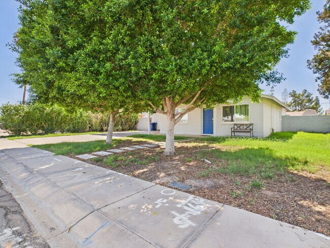 1233 W 11th St Tempe, AZ 85281 photo 2