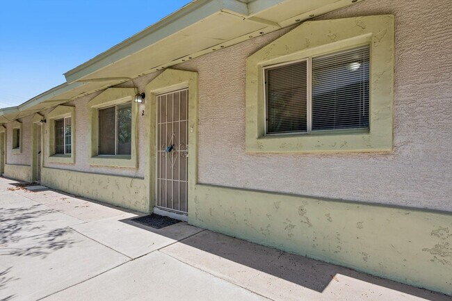 2133 W Adams St Phoenix, AZ 85009 photo 2
