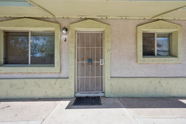 2133 W Adams St Phoenix, AZ 85009 photo 4
