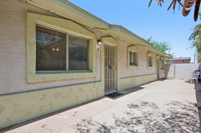 2133 W Adams St Phoenix, AZ 85009 photo 3