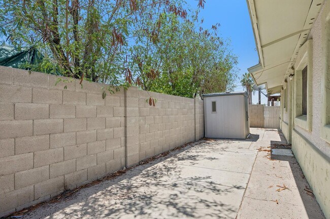 2133 W Adams St Phoenix, AZ 85009 photo 5