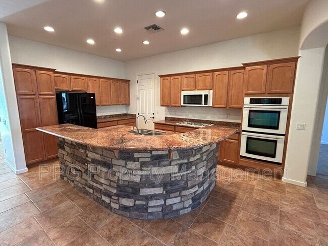 831 W Sycamore Ct Litchfield Park, AZ 85340 photo 4