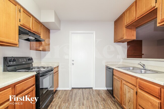 16412 N 49th Dr Glendale, AZ 85306 photo 5