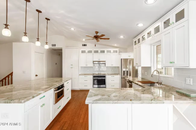 12340 N 72nd Dr Peoria, AZ 85381 photo 2
