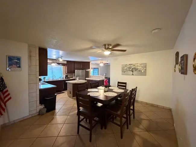8119 W Glenrosa Ave Phoenix, AZ 85033 photo 4